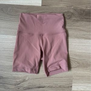 Wunder Train High-Rise Short 6" size 2